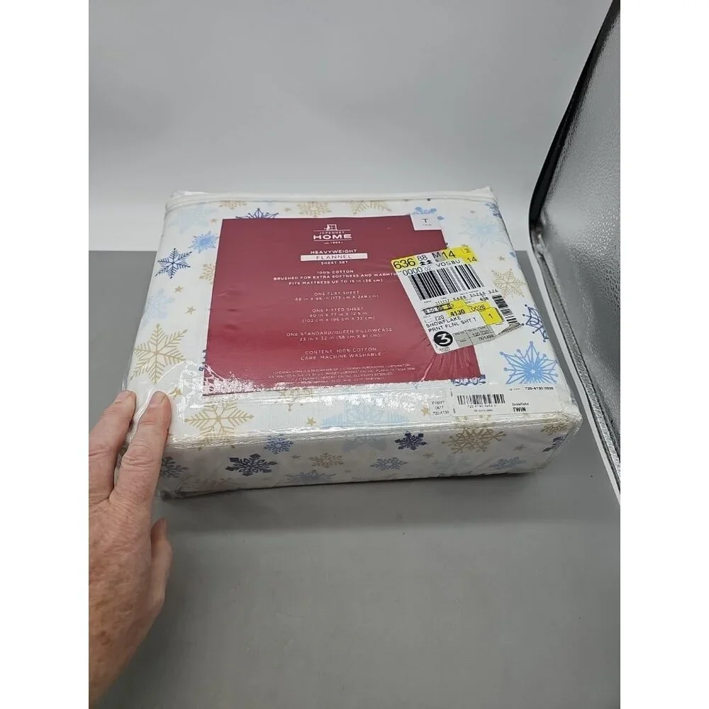 JC Penny Home Christmas  Heavyweight Flannel Sheet Set Snowflake Twin 3 Pc - New